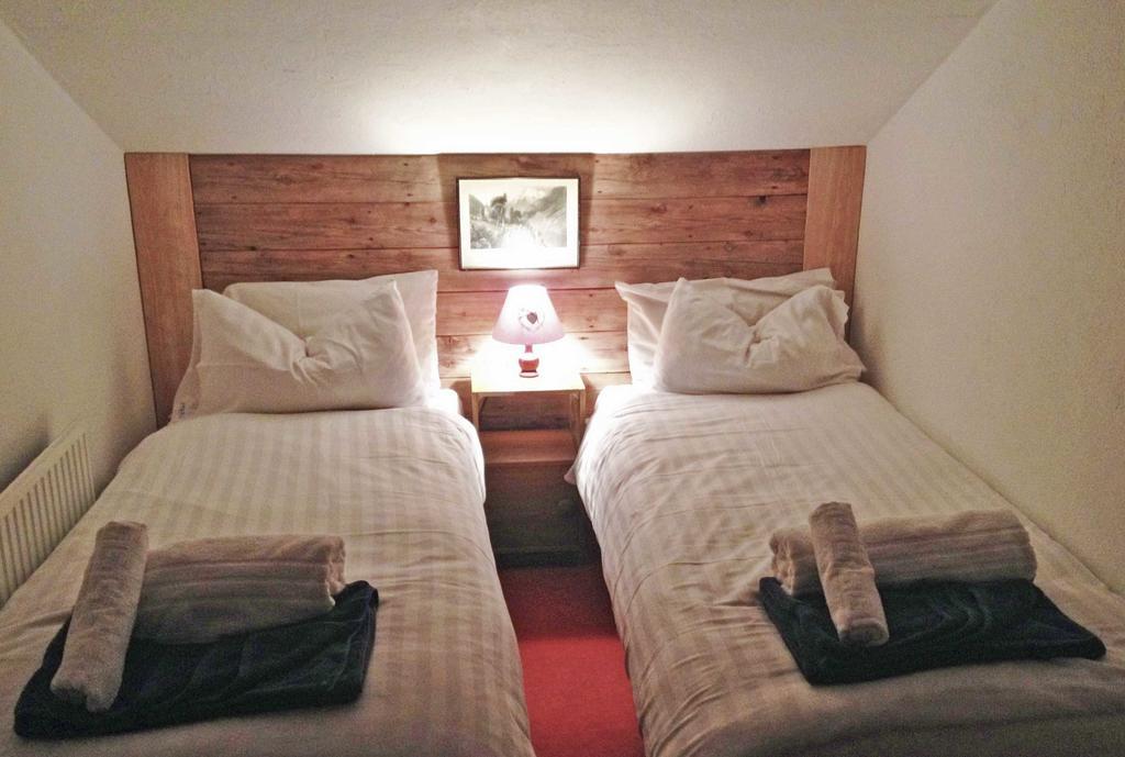 Chalet Eterlou Hotel Тин Екстериор снимка