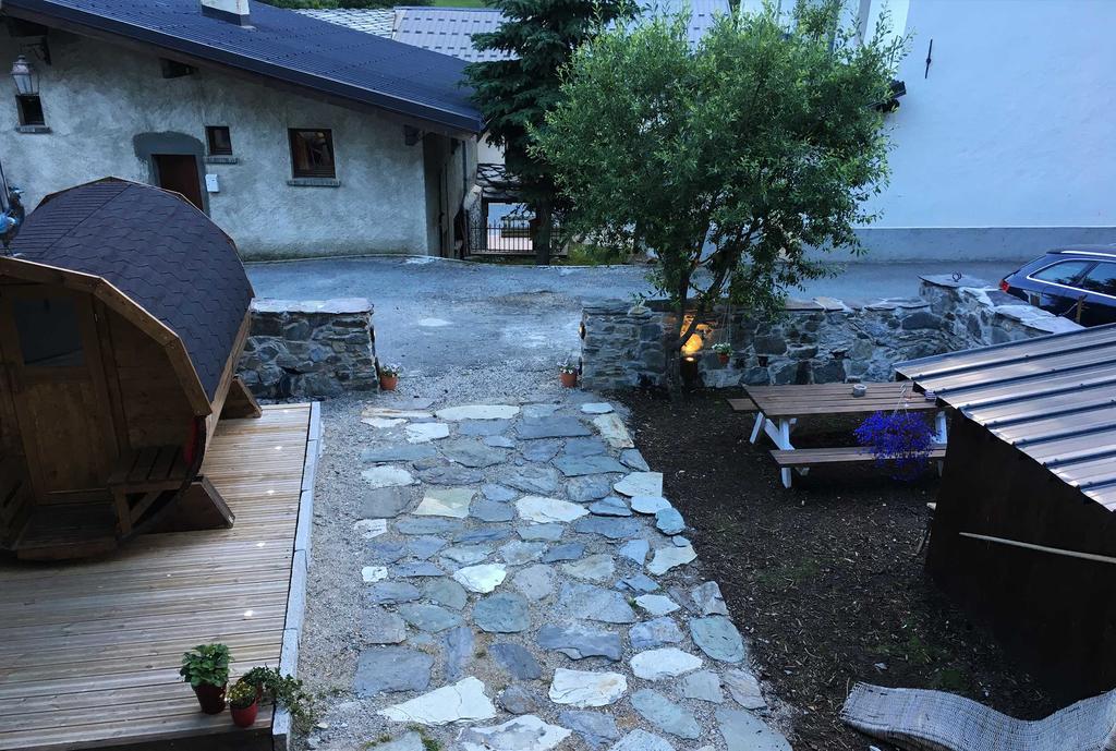 Chalet Eterlou Hotel Тин Екстериор снимка