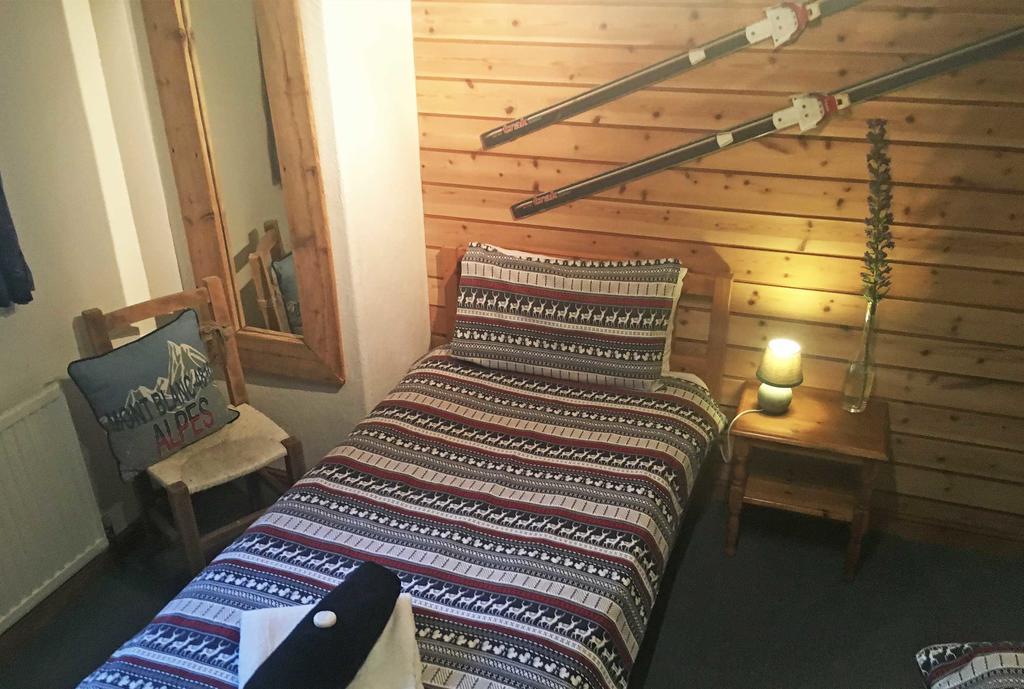 Chalet Eterlou Hotel Тин Екстериор снимка