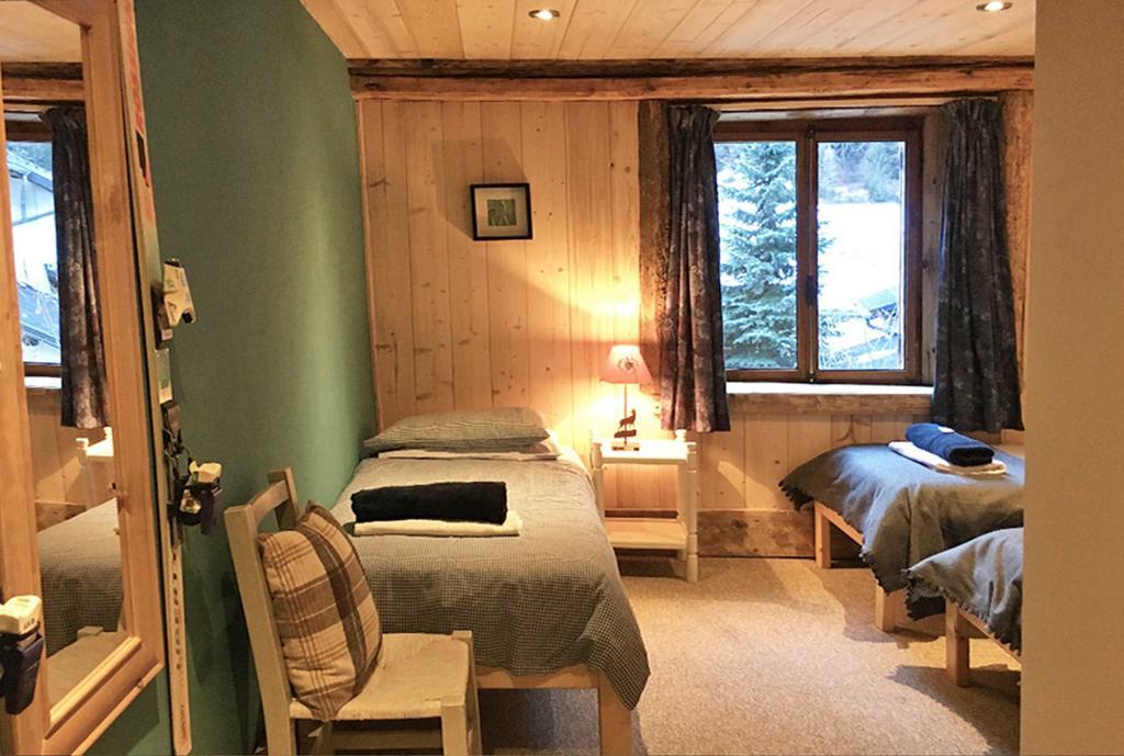Chalet Eterlou Hotel Тин Екстериор снимка